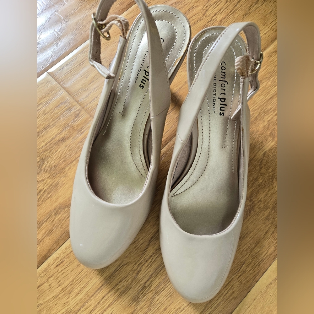 Beige heels - Picture 4 of 5